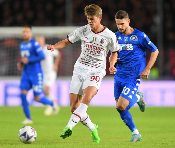 伊萨克加入群聊足坛已有18位亿元先生，英超联赛独占8人.