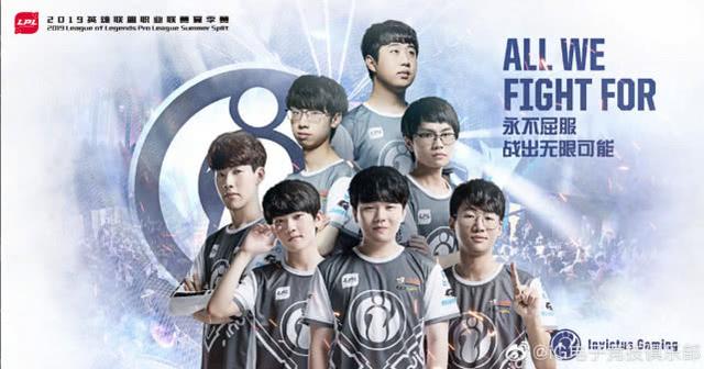 他在文中感 他在文中感