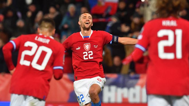 不仅迫使W 不仅迫使W