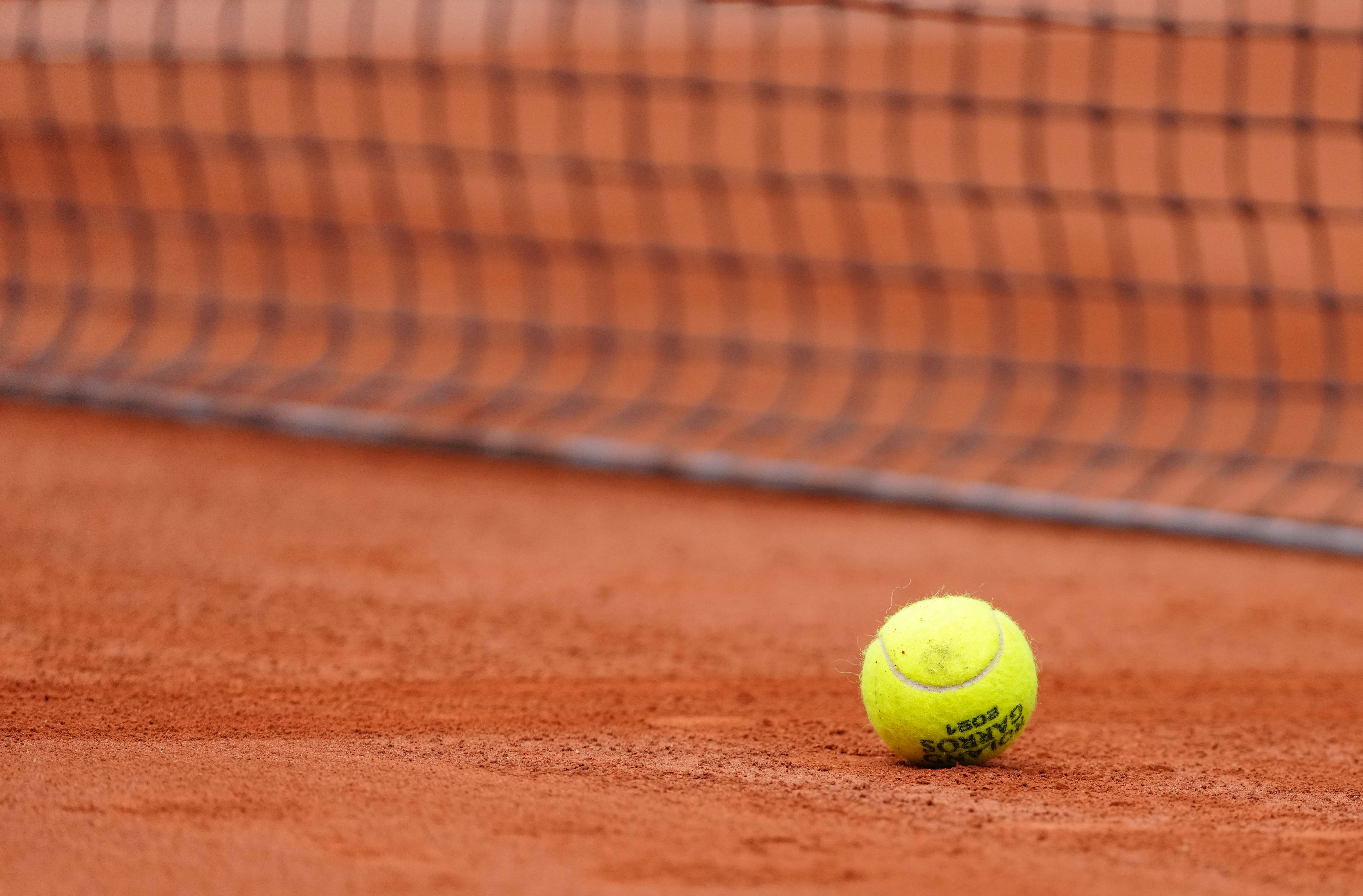 几乎等同于 几乎等同于